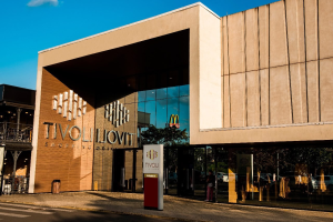 Fachada e entrada principal do Tivoli Shopping