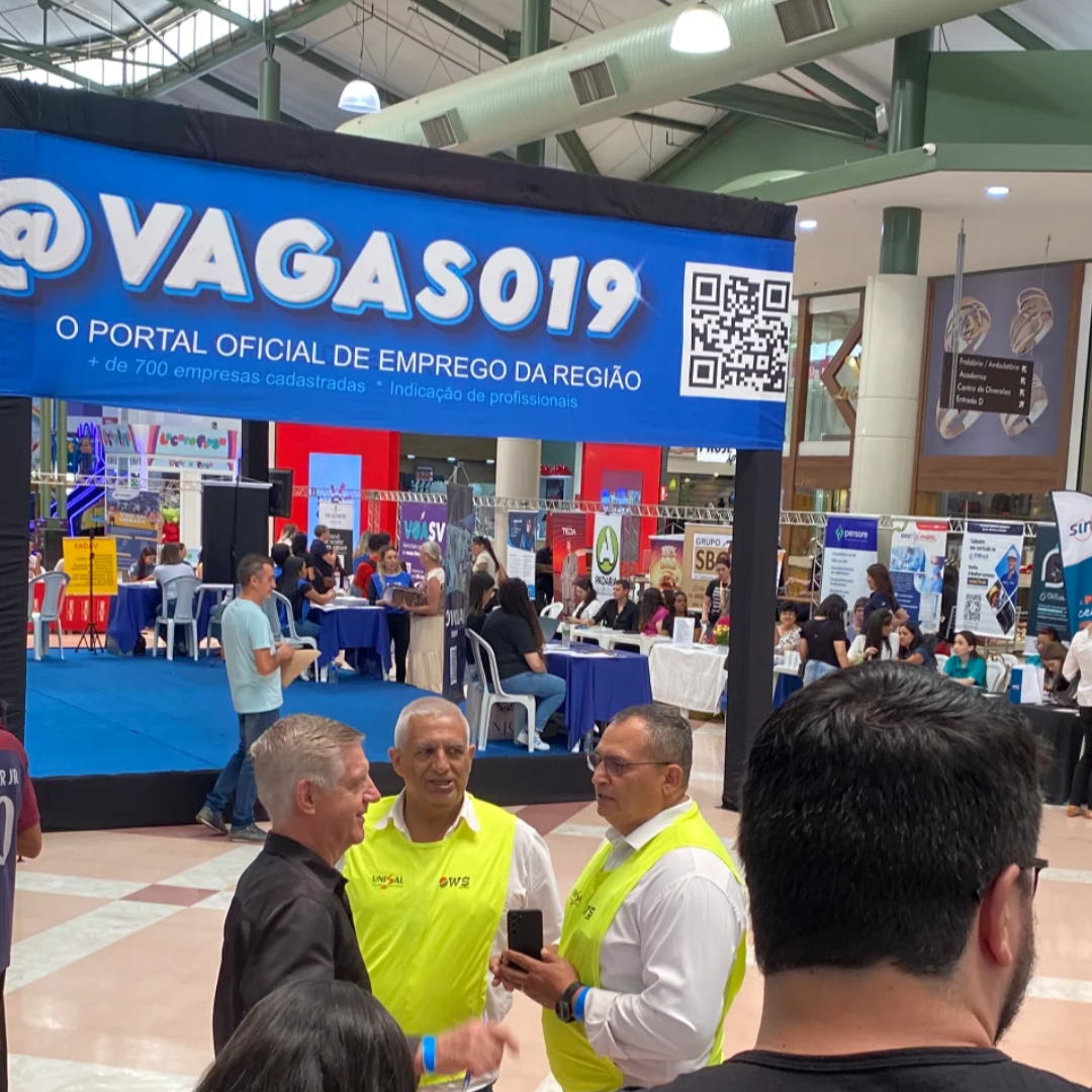8ª Feira do Emprego no Tivoli Shopping terá mais de... 4 Stand do VAGAS019 e mesas de atendimento em feira de empregos